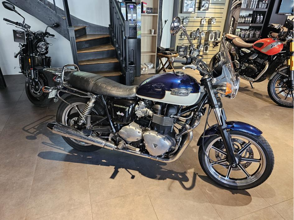 TRIUMPH BONNEVILLE 865 SE