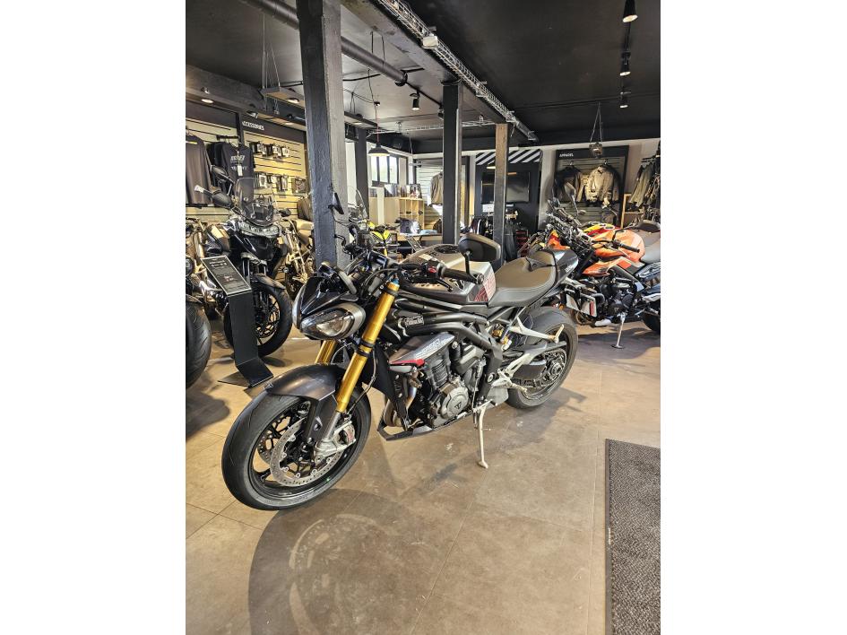 TRIUMPH SPEED TRIPLE 1200 RS